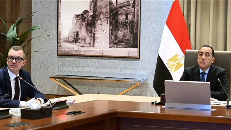رئيس الوزراء يلتقى