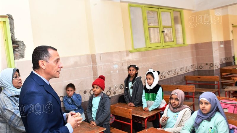 محافظ اسوان فى مجمع