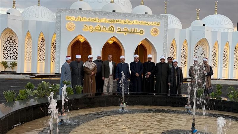 جانب من الافتتاح،