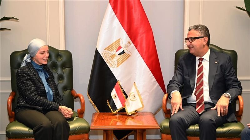 وزير التموين خلال