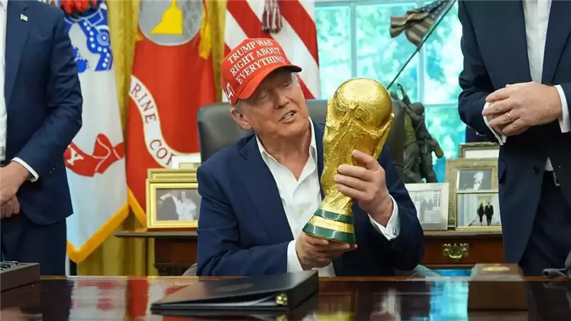 الرئيس دونالد ترامب،