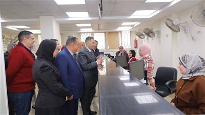 ​محافظ دمياط يتفقد سير العمل بمديرية التموين بشطا