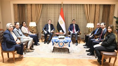 وزير الشباب يبحث مع السفير الإسباني التعاون في مجال الاستثمار والصناعات الرياضية