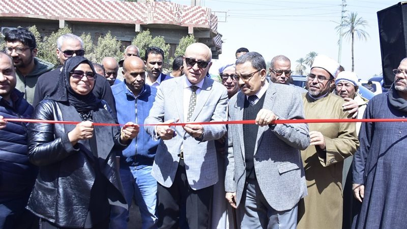 أثناء الافتتاح 