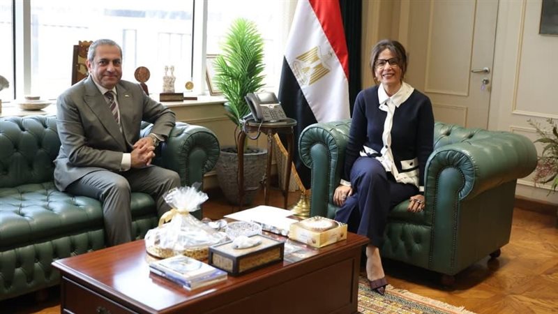 وزيرة الثقافة ورئيس