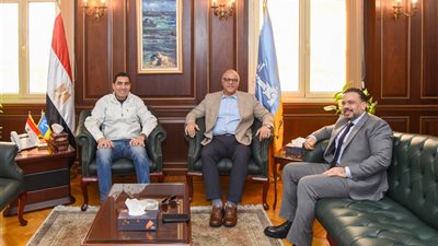 وزير الشباب والرياضة يلتقي محافظ الإسكندرية بالديوان العام