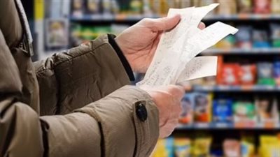 خبير دولي يحذر التجار من رفع أسعار الأعلاف والدواجن ويطالب الأجهزة الرقابية بتدخل حاسم