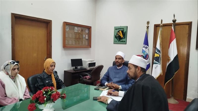 ألسن القناة تعقد