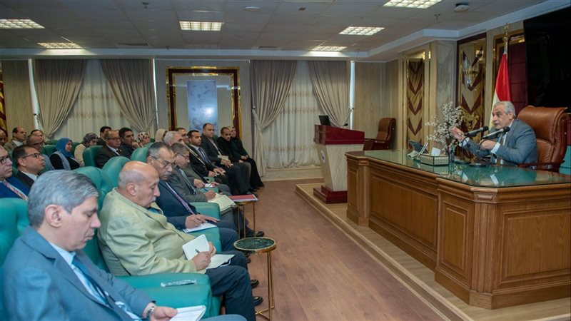 اجتماع وزير الدولة