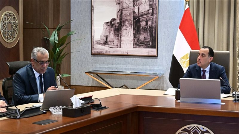 رئيس الوزراء خلال