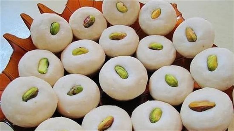 الغريبة الناعمة بالفستق