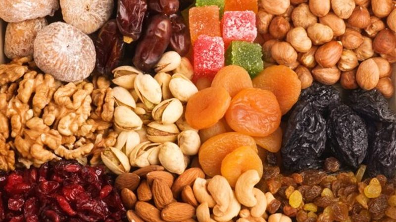 التمر مع المكسرات