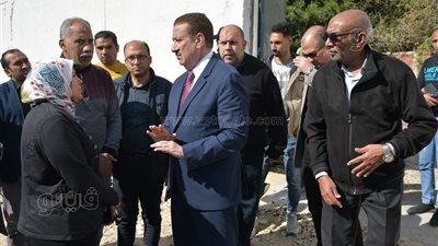 قبل افتتاحه، محافظ بورسعيد يتفقد مسجد 