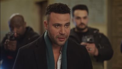 مسلسل الكينج حلقة 19، القبض علي حجاج عبد العظيم بشحنة سلاح 