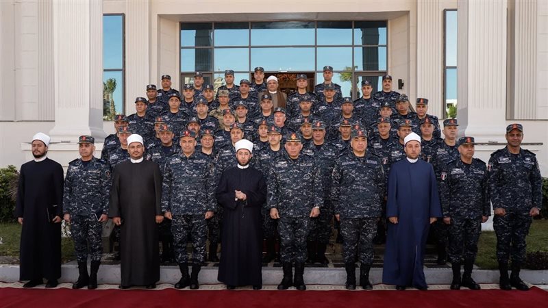 القوات البحرية تنظم