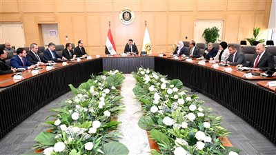 وزير الصناعة: حريصون على النهوض بقطاع السيراميك ورفع نسبة المكون المحلي في منتجاته 