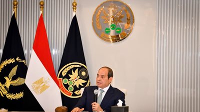  السيسي يحذر من تداعيات الحرب الراهنة ورفع أسعار المنتجات البترولية