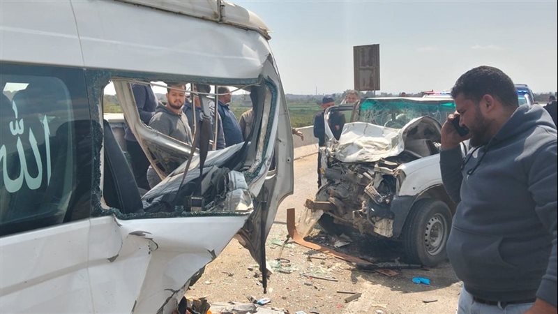 مصرع شاب وإصابة آخرين