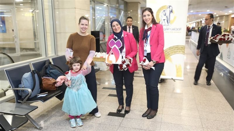  مطار القاهرة يحتفل