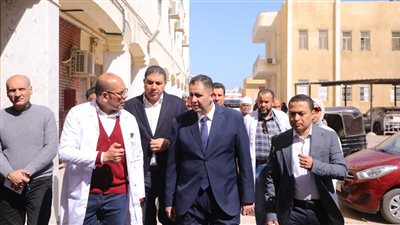 محافظ دمياط يتفقد مستشفى كفر سعد ويتابع تطوير الخدمات الطبية والجراحات الحرجة