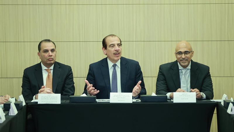 اجتماع د.عمرو قنديل