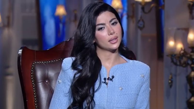 كارولين عزمي، فيتو