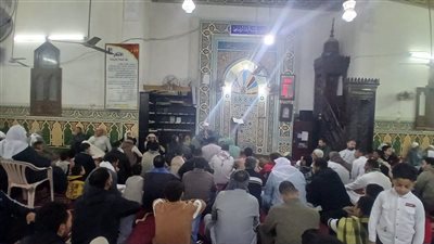 إقبال كبير على مساجد الإسكندرية على التراويح والتهجد (صور)