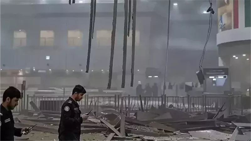 استهداف مطار الكويت