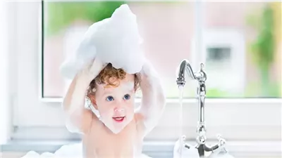 5 مخاطر لقلة الاستحمام على الأطفال، احذريها