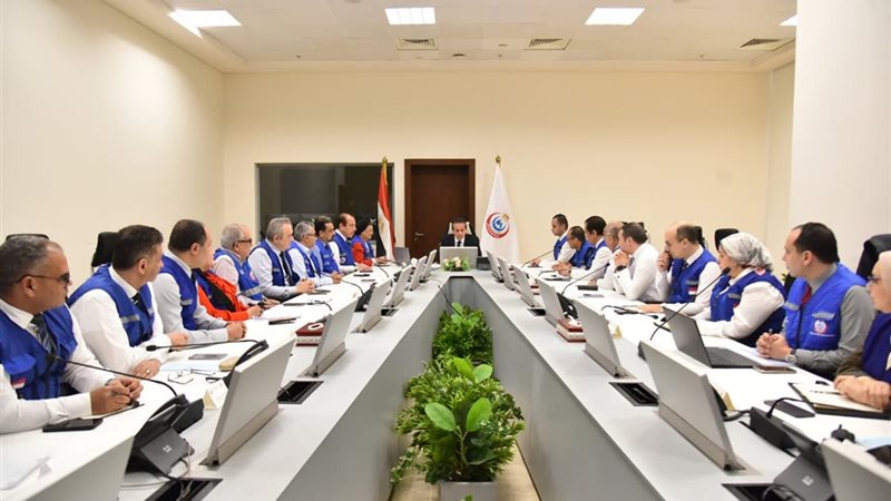 اجتماع وزير الصحة