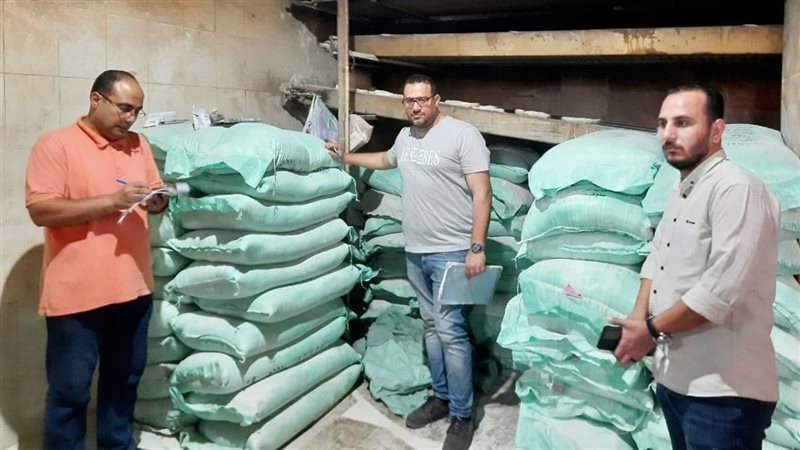 ضبط 13 طن دقيق مجهول