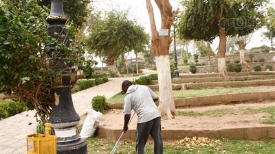 محافظ أسوان يتفقد جاهزية الحدائق العامة والمتنزهات لاستقبال المواطنين بعيد الفطر (صور)