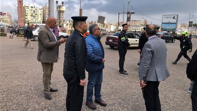 محافظ الدقهلية يتفقد الحالة المرورية بشوارع المنصورة لمتابعة استعدادا لعيد الفطر 