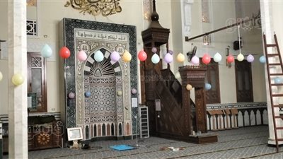 مسجد الشاذلي في الباجور يتزين بالبلالين استعدادا لصلاة عيد الفطر (صور)