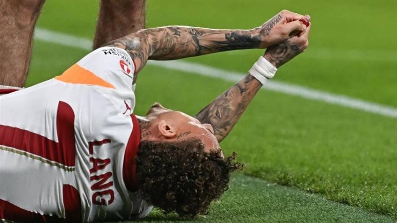 نوا لانج لاعب جالطة