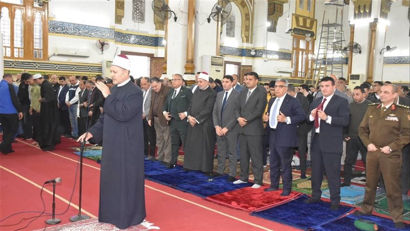 صلاة عيد الفطر بمسجد