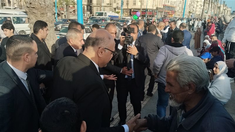 جولة لمحافظ الإسكندرية