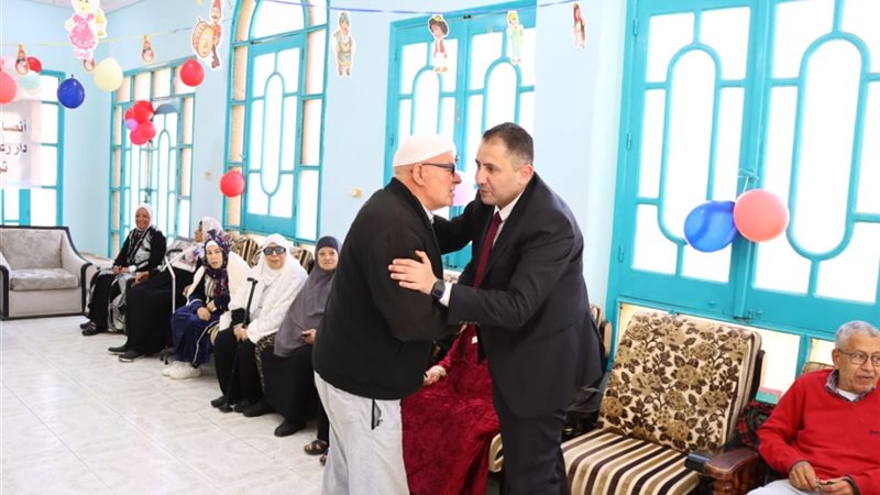 محافظ دمياط يشارك