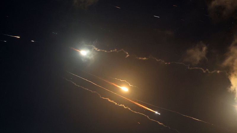 رشقة صاروخية