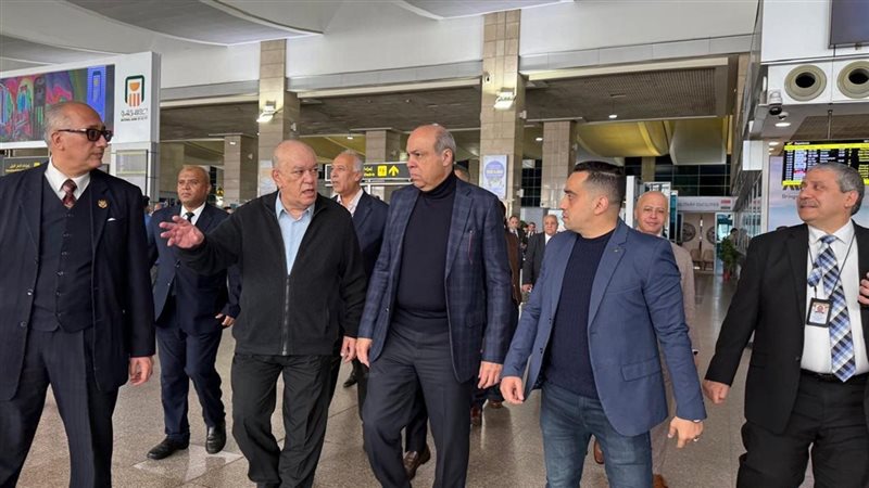 وزير الطيران يتفقد