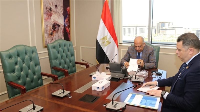 اجتماع وزير الكهرباء