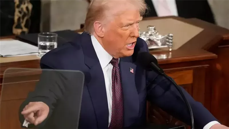 الرئيس الأمريكي دونالد