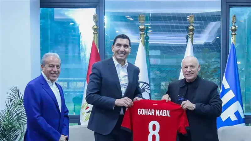 جوهر نبيل مع رئيس