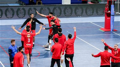 الأهلي يفوز على الزمالك ويتوج بلقب دوري السوبر الممتاز للطائرة