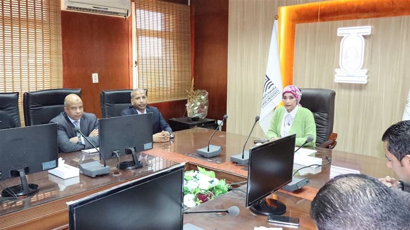 رئيس جامعة الأقصر،
