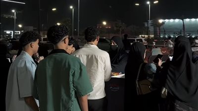 توافد الجمهور على حفل أنغام في السعودية (فيديو)