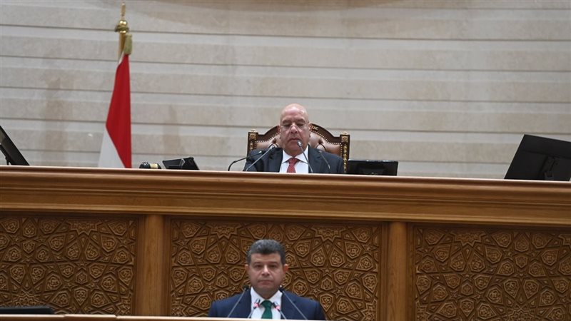 مناقشة قرض جديد أمام