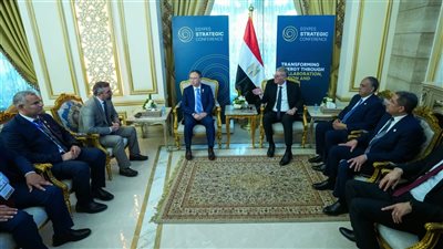 وزير البترول يبحث مع 