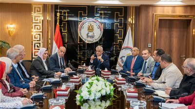 جمبلاط يناقش خارطة طريق لتطوير الخطاب الإعلامي حول الإنتاج الحربي
