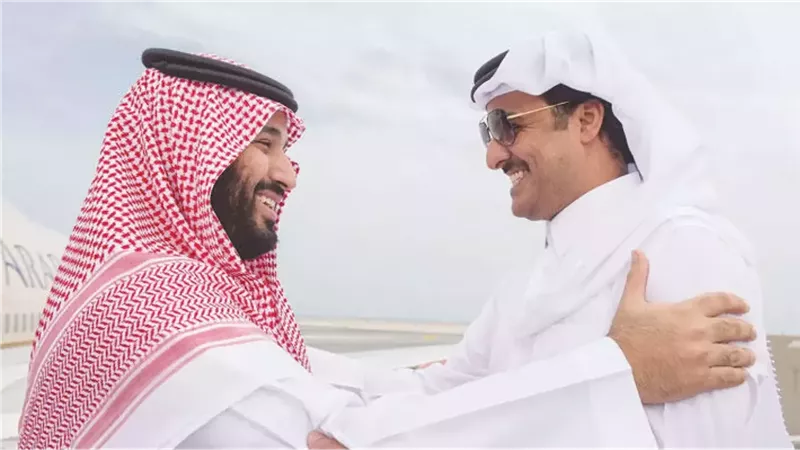 أمير قطر يبحث مع